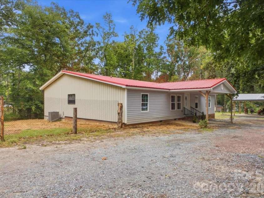 4313 Jenkins Road, Marshville, NC 28103.  MLS# CAR4407647, YatesRealty ID 41940. 