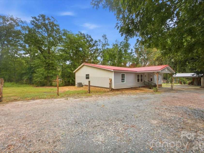 4313 Jenkins Road, Marshville, NC 28103.  MLS# CAR4407647, YatesRealty ID 41940. 