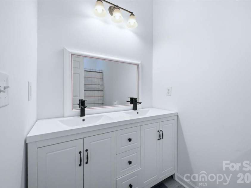 4313 Jenkins Road, Marshville, NC 28103.  MLS# CAR4407647, YatesRealty ID 41940. Full bath 2nd primary