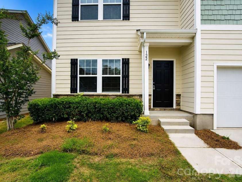 122 Canada Drive, Statesville, NC 28166.  MLS# CAR4393982, YatesRealty ID 41941. 