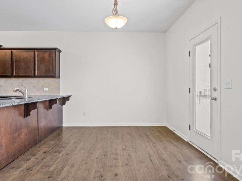 122 Canada Drive, Statesville, NC 28166.  MLS# CAR4393982, YatesRealty ID 41941. 