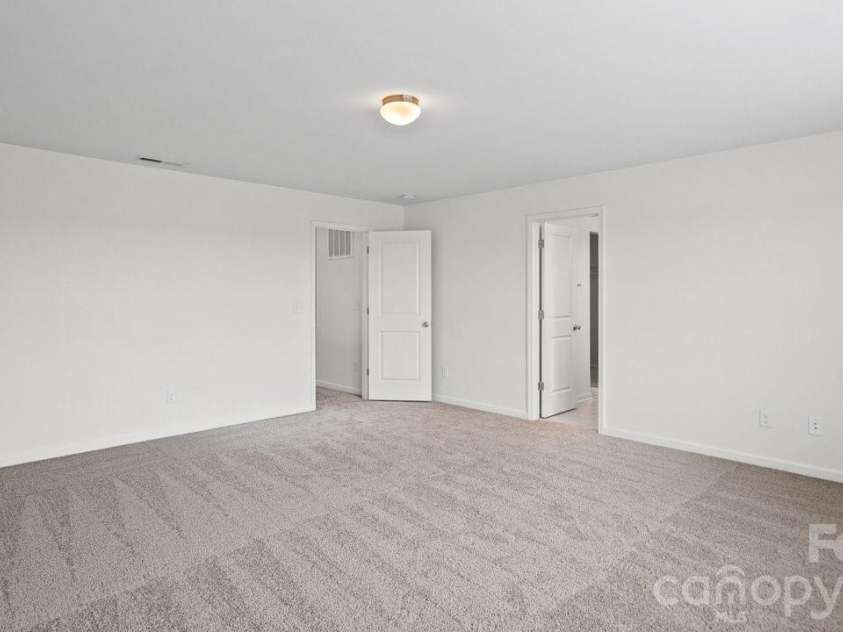 122 Canada Drive, Statesville, NC 28166.  MLS# CAR4393982, YatesRealty ID 41941. 