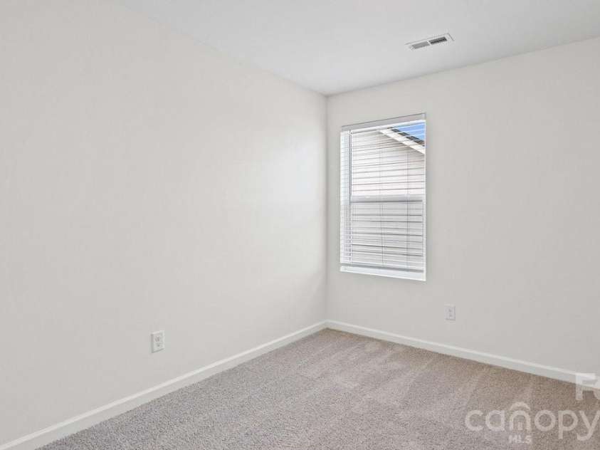 122 Canada Drive, Statesville, NC 28166.  MLS# CAR4393982, YatesRealty ID 41941. 