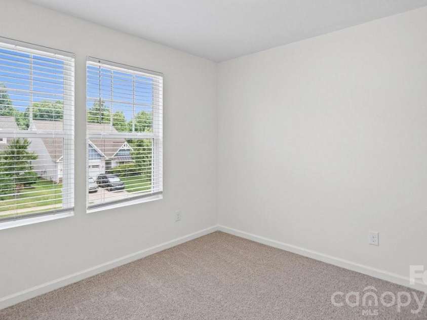 122 Canada Drive, Statesville, NC 28166.  MLS# CAR4393982, YatesRealty ID 41941. 