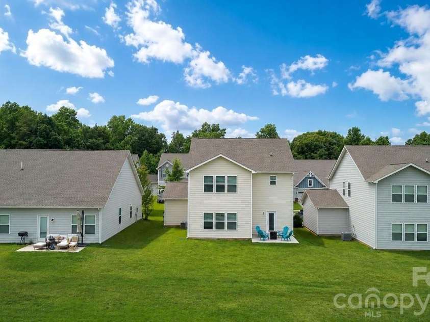 122 Canada Drive, Statesville, NC 28166.  MLS# CAR4393982, YatesRealty ID 41941. 