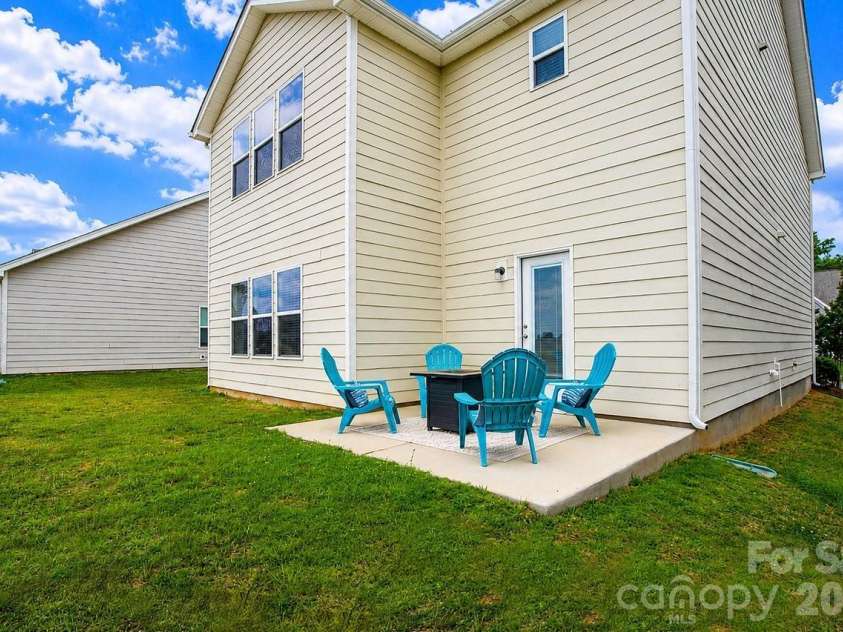 122 Canada Drive, Statesville, NC 28166.  MLS# CAR4393982, YatesRealty ID 41941. 