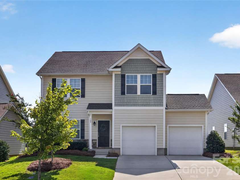 122 Canada Drive, Statesville, NC 28166.  MLS# CAR4393982, YatesRealty ID 41941. 
