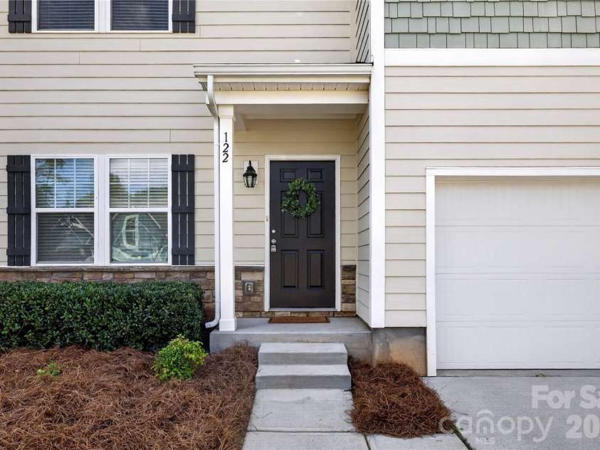 122 Canada Drive, Statesville, NC 28166.  MLS# CAR4393982, YatesRealty ID 41941. 