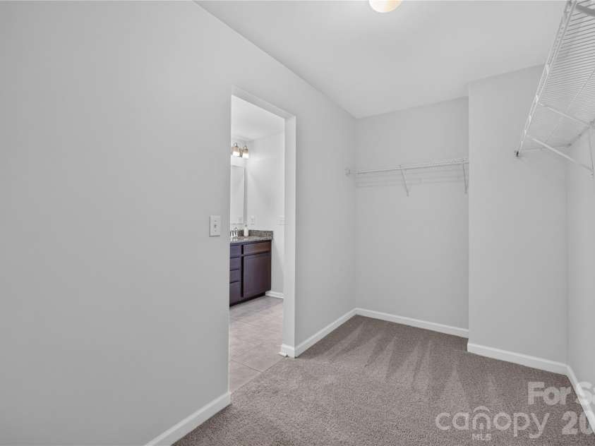 122 Canada Drive, Statesville, NC 28166.  MLS# CAR4393982, YatesRealty ID 41941. 