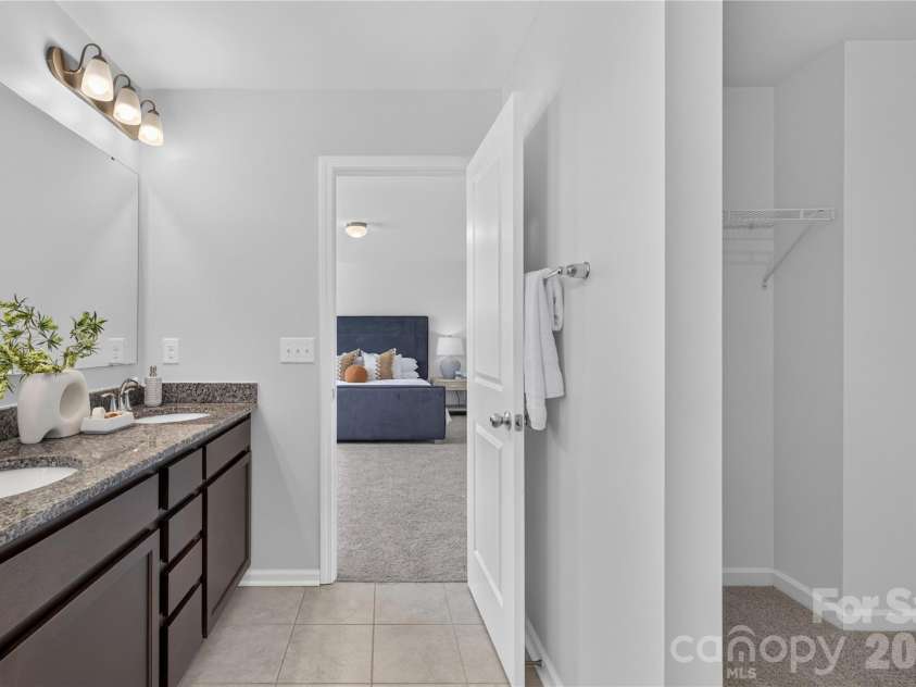 122 Canada Drive, Statesville, NC 28166.  MLS# CAR4393982, YatesRealty ID 41941. 
