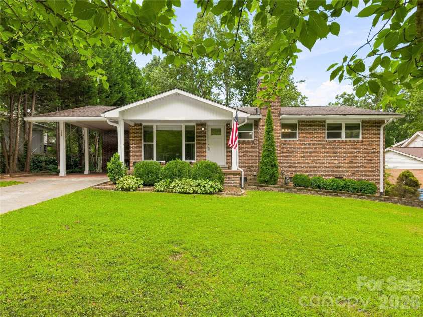 320 Kendale Court, East Flat Rock, NC 28726.  MLS# CAR4408973, YatesRealty ID 41942. 