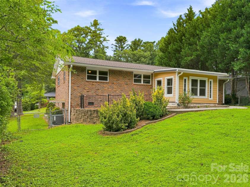 320 Kendale Court, East Flat Rock, NC 28726.  MLS# CAR4408973, YatesRealty ID 41942. 