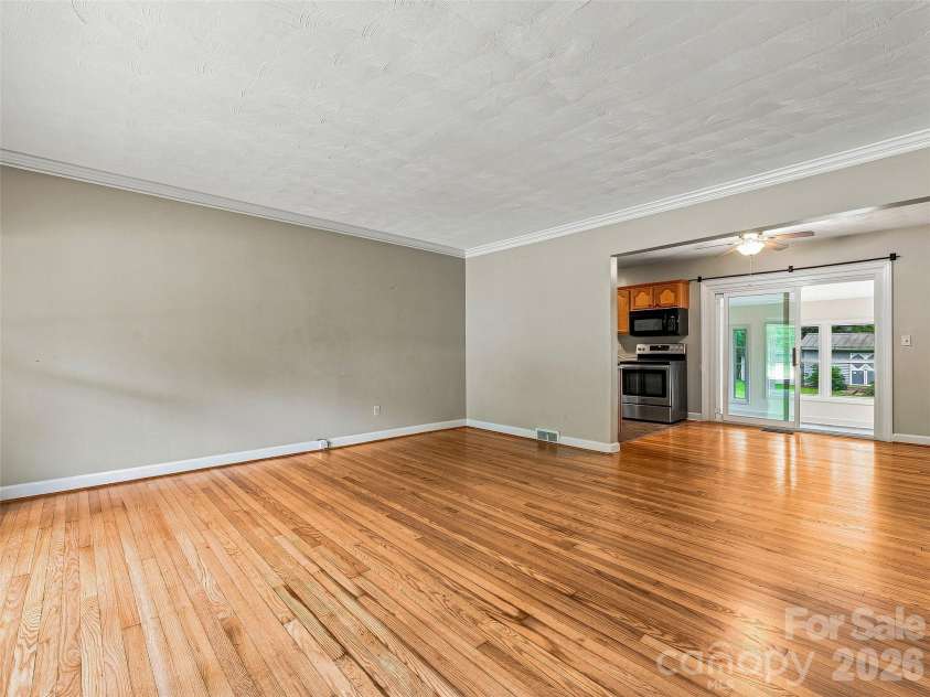 320 Kendale Court, East Flat Rock, NC 28726.  MLS# CAR4408973, YatesRealty ID 41942. 