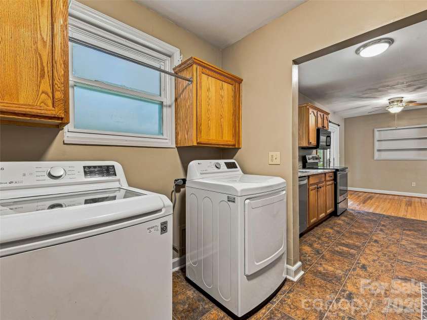320 Kendale Court, East Flat Rock, NC 28726.  MLS# CAR4408973, YatesRealty ID 41942. 