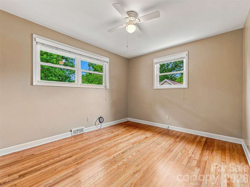 320 Kendale Court, East Flat Rock, NC 28726.  MLS# CAR4408973, YatesRealty ID 41942. 