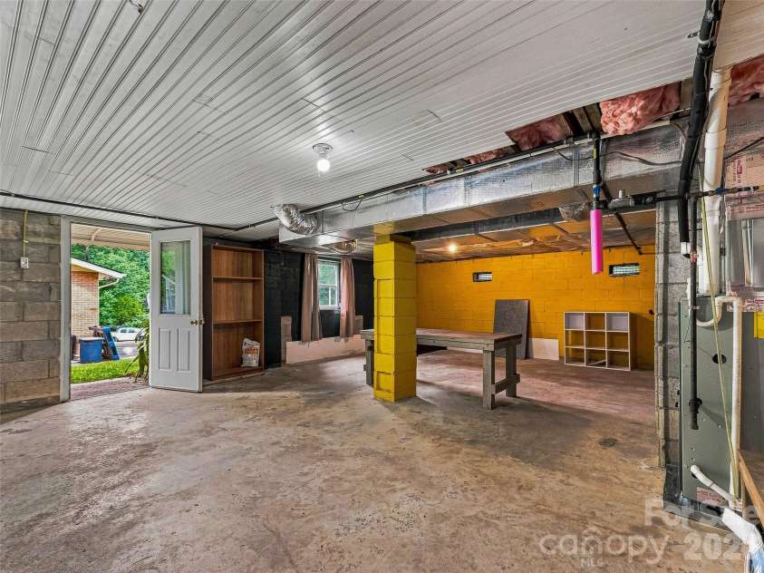 320 Kendale Court, East Flat Rock, NC 28726.  MLS# CAR4408973, YatesRealty ID 41942. 