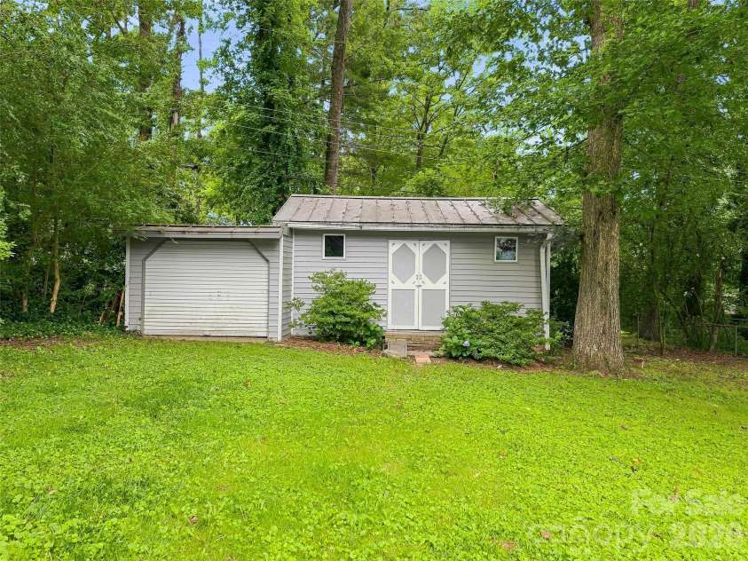320 Kendale Court, East Flat Rock, NC 28726.  MLS# CAR4408973, YatesRealty ID 41942. 