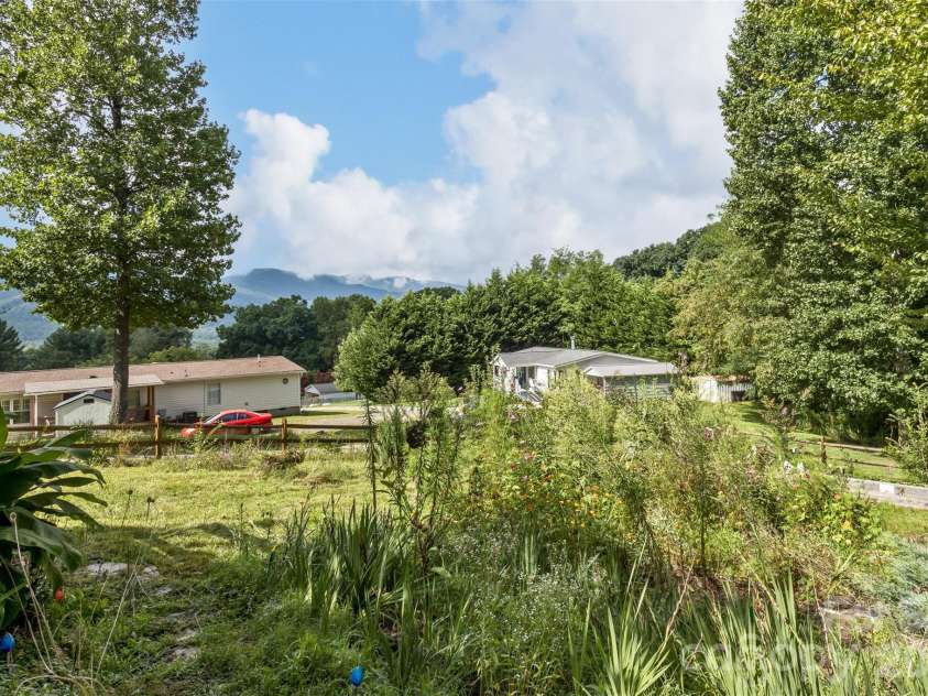 25 Asa Court, Black Mountain, NC 28711.  MLS# CAR4411085, YatesRealty ID 41943. 