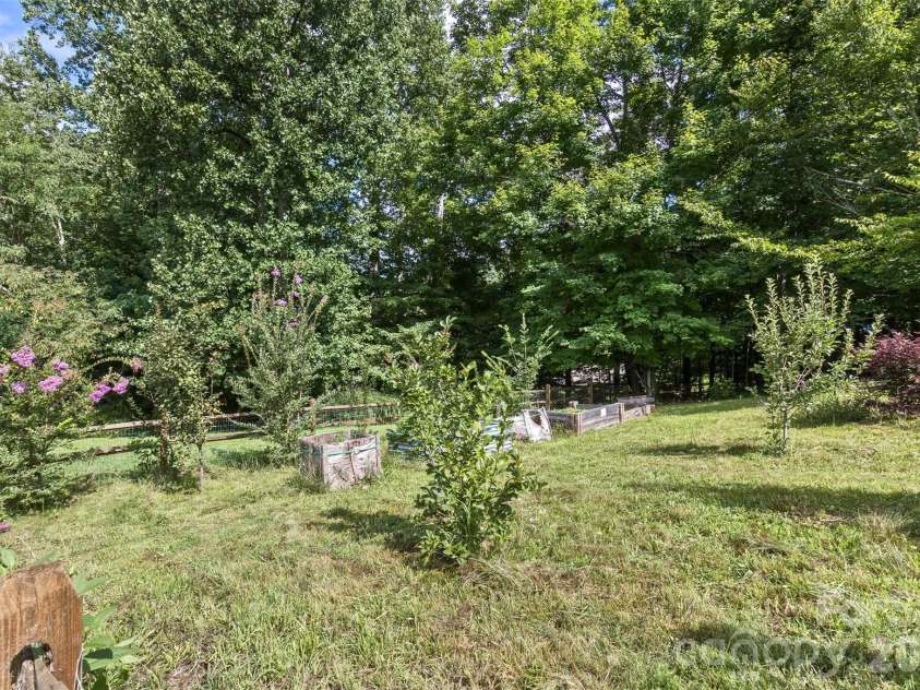 25 Asa Court, Black Mountain, NC 28711.  MLS# CAR4411085, YatesRealty ID 41943. 