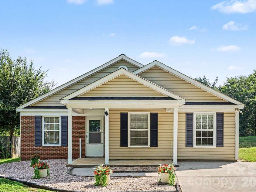 3087 Champion Lane, Concord, NC 28025.  MLS# CAR4406806, YatesRealty ID 41944. 
