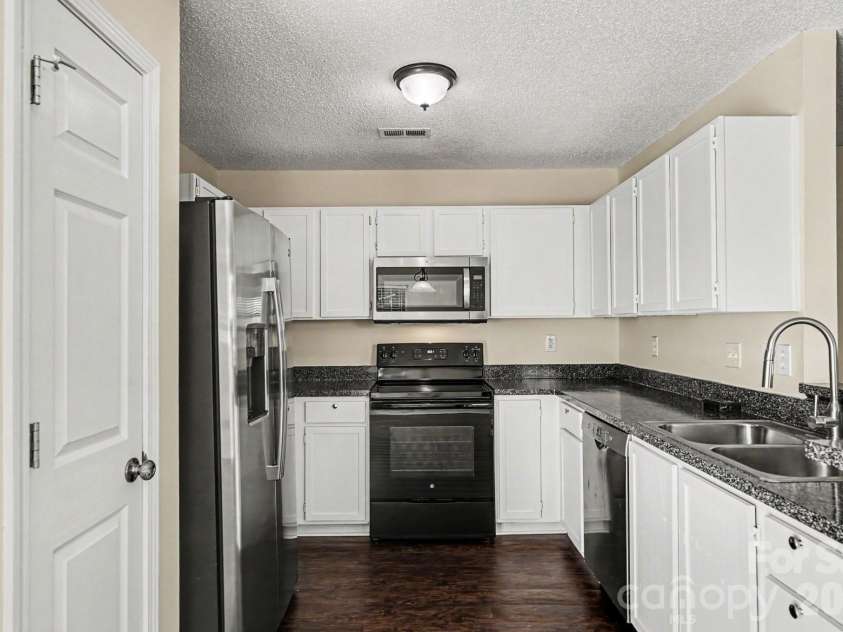 3087 Champion Lane, Concord, NC 28025.  MLS# CAR4406806, YatesRealty ID 41944. 