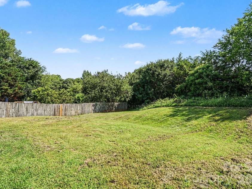 3087 Champion Lane, Concord, NC 28025.  MLS# CAR4406806, YatesRealty ID 41944. 