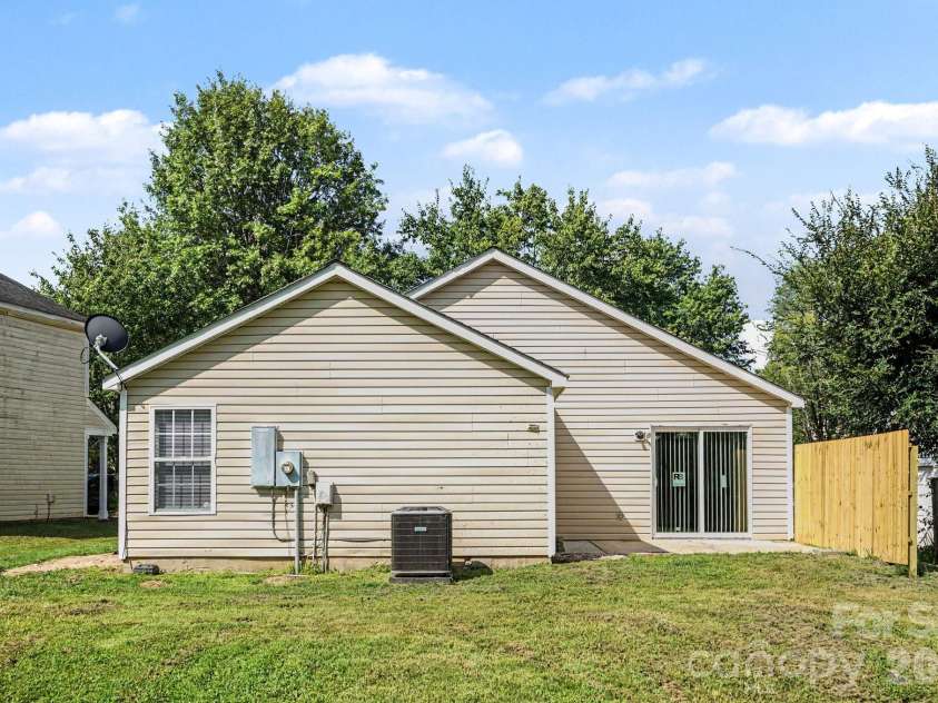 3087 Champion Lane, Concord, NC 28025.  MLS# CAR4406806, YatesRealty ID 41944. 