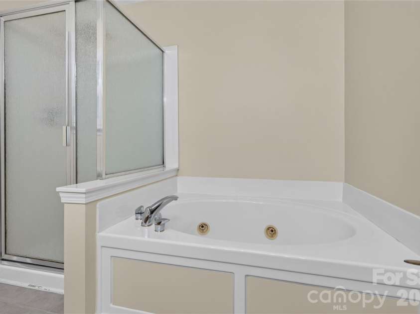 17222 Westmill Lane, Charlotte, NC 28277.  MLS# CAR4407899, YatesRealty ID 41945. 