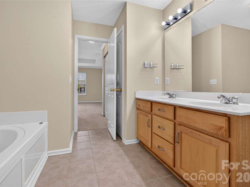 17222 Westmill Lane, Charlotte, NC 28277.  MLS# CAR4407899, YatesRealty ID 41945. 