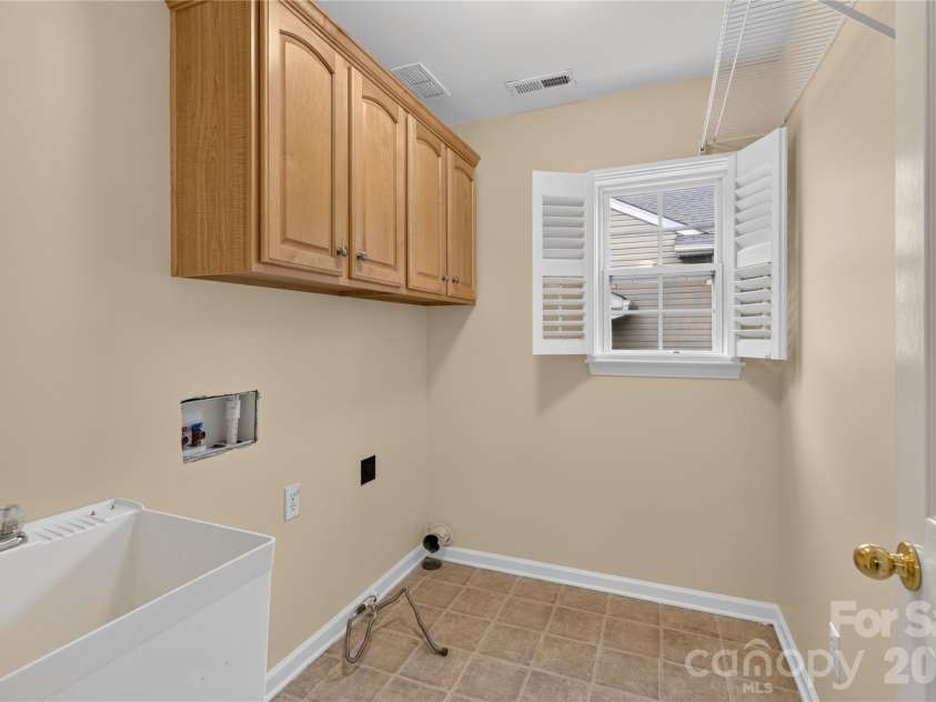 17222 Westmill Lane, Charlotte, NC 28277.  MLS# CAR4407899, YatesRealty ID 41945. 