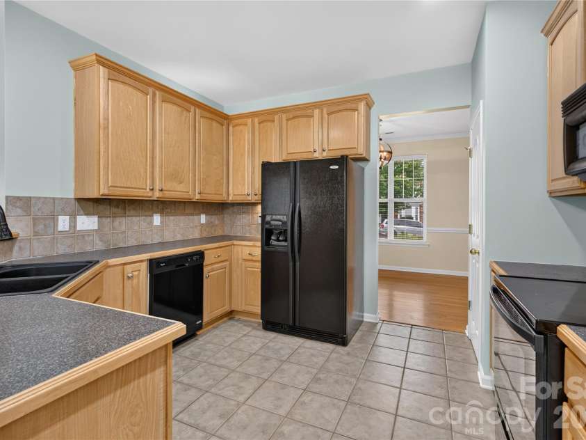 17222 Westmill Lane, Charlotte, NC 28277.  MLS# CAR4407899, YatesRealty ID 41945. 