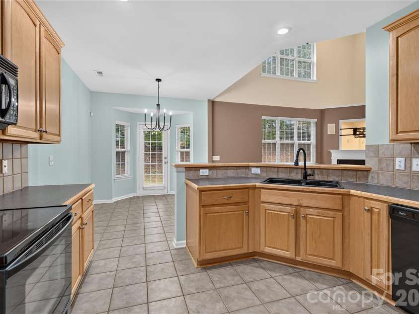 17222 Westmill Lane, Charlotte, NC 28277.  MLS# CAR4407899, YatesRealty ID 41945. 
