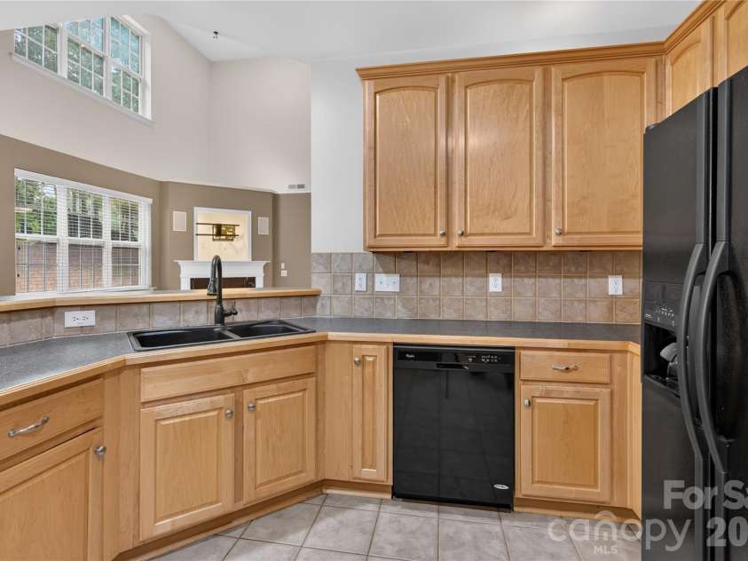 17222 Westmill Lane, Charlotte, NC 28277.  MLS# CAR4407899, YatesRealty ID 41945. 