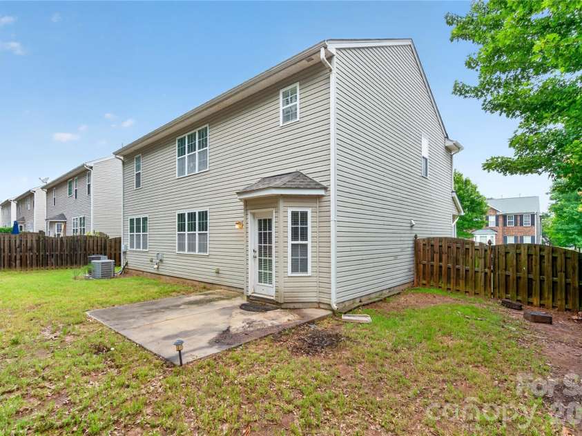 17222 Westmill Lane, Charlotte, NC 28277.  MLS# CAR4407899, YatesRealty ID 41945. 