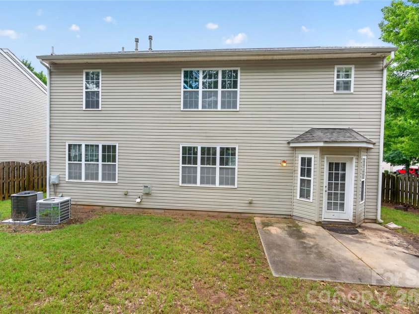 17222 Westmill Lane, Charlotte, NC 28277.  MLS# CAR4407899, YatesRealty ID 41945. 