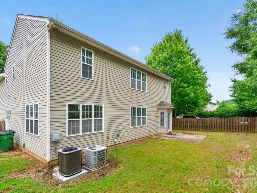 17222 Westmill Lane, Charlotte, NC 28277.  MLS# CAR4407899, YatesRealty ID 41945. 
