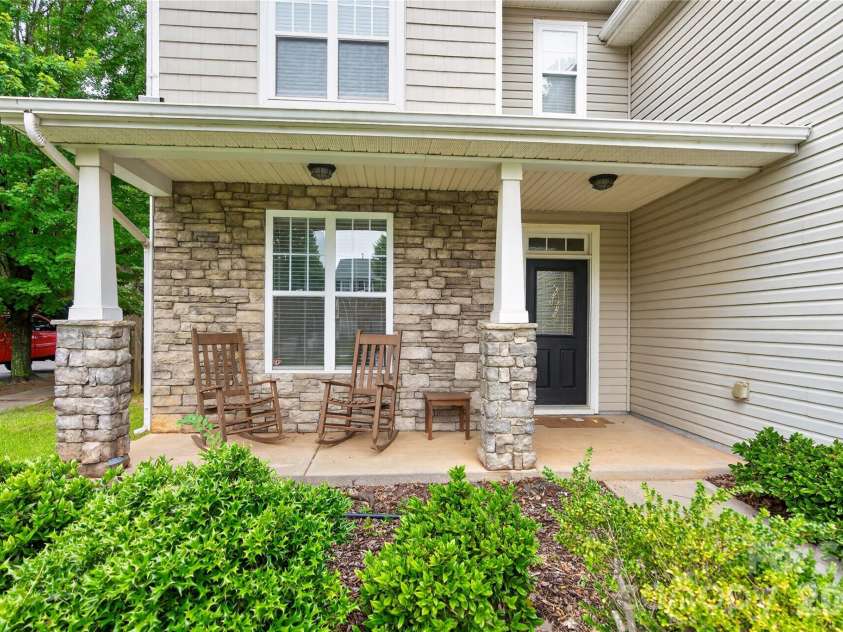 17222 Westmill Lane, Charlotte, NC 28277.  MLS# CAR4407899, YatesRealty ID 41945. 