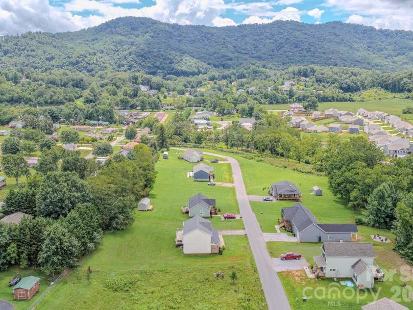 160 Ridge View Drive, Clyde, NC 28721.  MLS# CAR4411209, YatesRealty ID 41946. 
