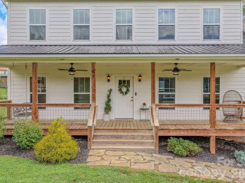 160 Ridge View Drive, Clyde, NC 28721.  MLS# CAR4411209, YatesRealty ID 41946. Front of house