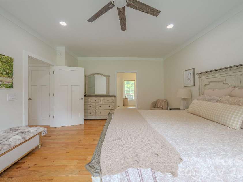 160 Ridge View Drive, Clyde, NC 28721.  MLS# CAR4411209, YatesRealty ID 41946. Primary bedroom