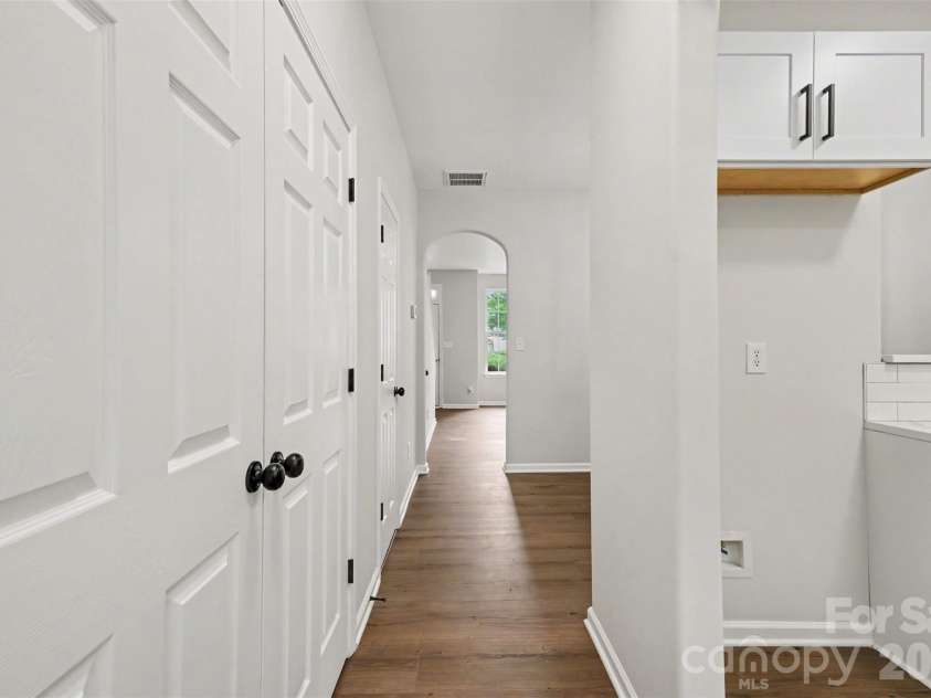 7548 Silver Arrow Drive, Charlotte, NC 28273.  MLS# CAR4408146, YatesRealty ID 41948. 