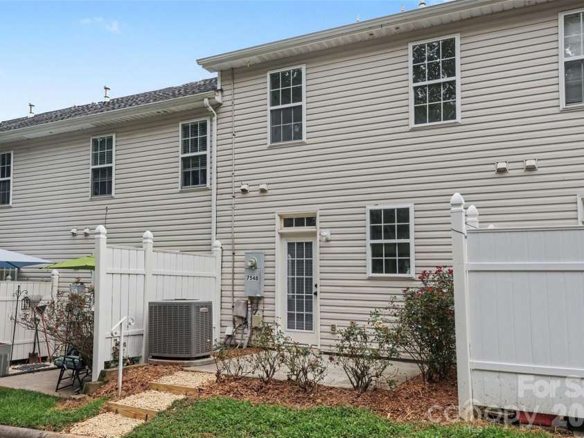 7548 Silver Arrow Drive, Charlotte, NC 28273.  MLS# CAR4408146, YatesRealty ID 41948. Back Patio