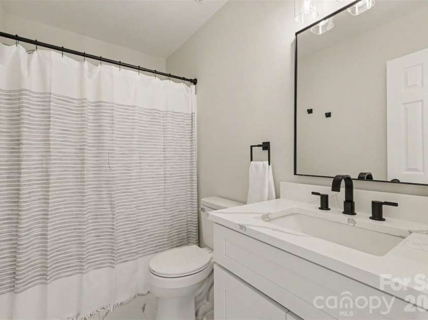 7548 Silver Arrow Drive, Charlotte, NC 28273.  MLS# CAR4408146, YatesRealty ID 41948. Bathroom
