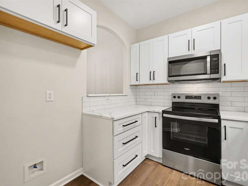 7548 Silver Arrow Drive, Charlotte, NC 28273.  MLS# CAR4408146, YatesRealty ID 41948. Kitchen
