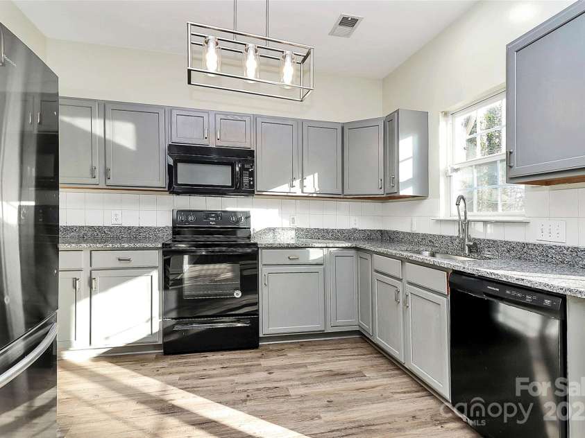 5323 Dewmorn Place, Charlotte, NC 28269.  MLS# CAR4224592, YatesRealty ID 4195. 