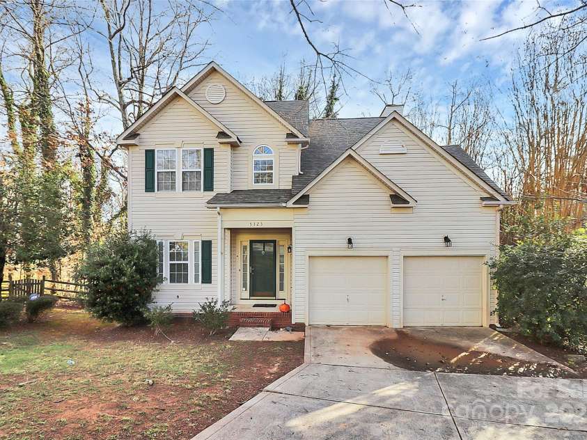 5323 Dewmorn Place, Charlotte, NC 28269.  MLS# CAR4224592, YatesRealty ID 4195. 