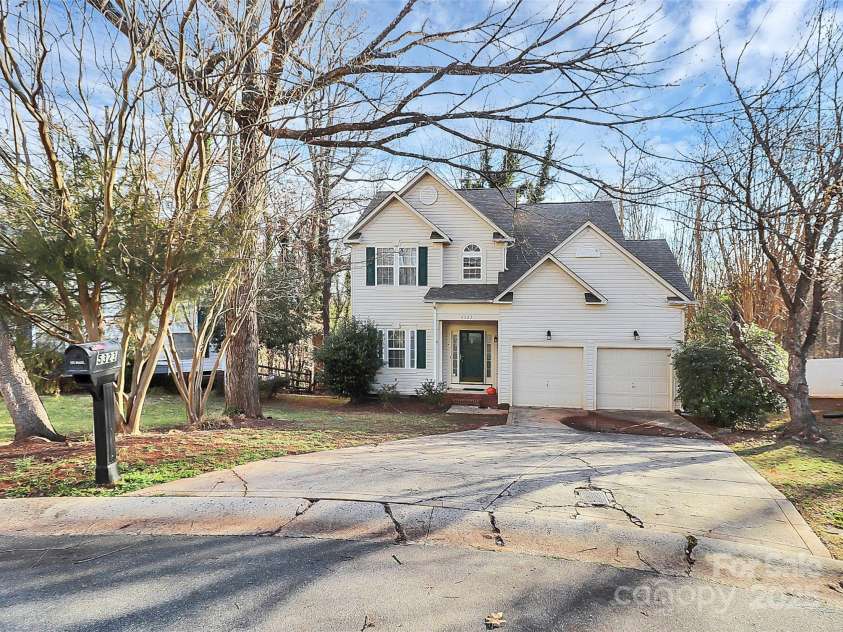 5323 Dewmorn Place, Charlotte, NC 28269.  MLS# CAR4224592, YatesRealty ID 4195. 