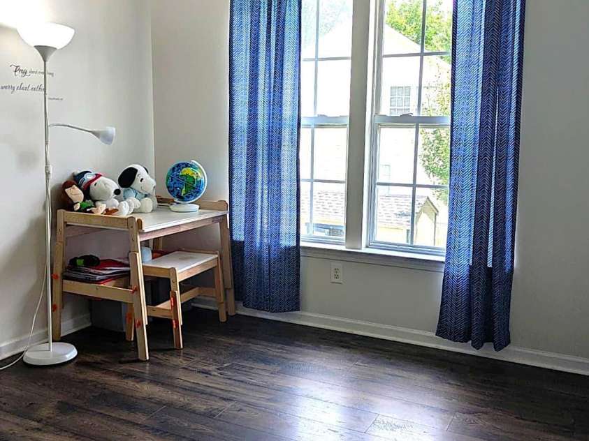 9026 Shenington Place, Charlotte, NC 28216.  MLS# CAR4406928, YatesRealty ID 41950. 