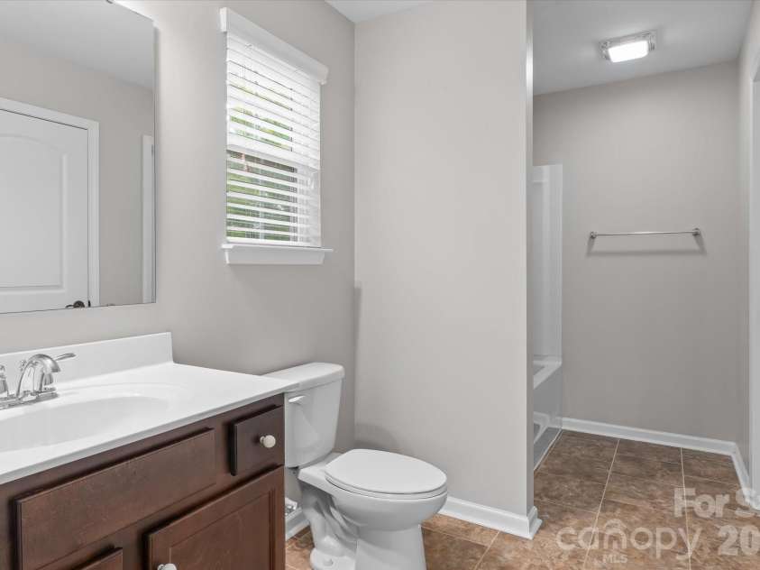 142 Fesperman Circle, Troutman, NC 28166.  MLS# CAR4405896, YatesRealty ID 41952. 