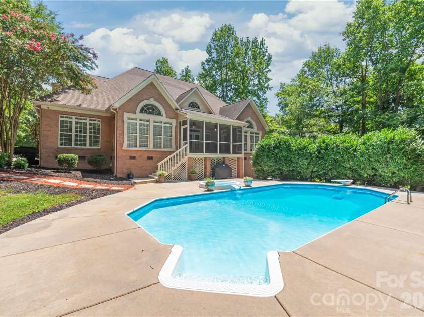 4812 Pimlico Lane, Waxhaw, NC 28173.  MLS# CAR4409540, YatesRealty ID 41953. 